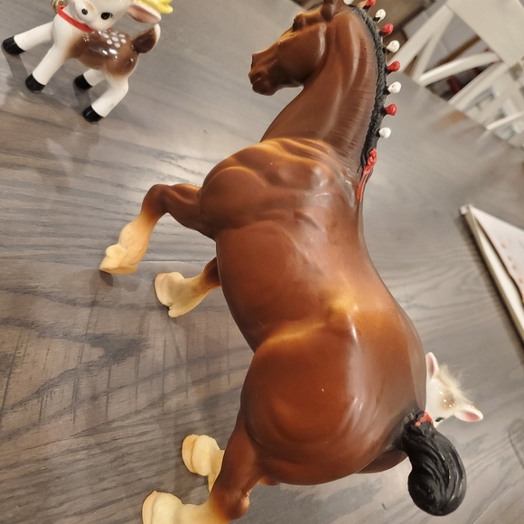 Beautiful Vintage Breyer Clydesdale Stallion With Red and White Bobs 70's -80's - Picture 7 of 12